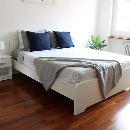 Cozy With Free Parking & Close To * Lugano