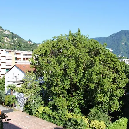 Cozy With Free Parking & Close To Лугано