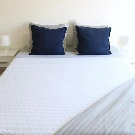 Cozy With Free Parking & Close To * Lugano