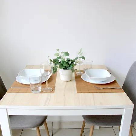 Cozy With Free Parking & Close To Лугано