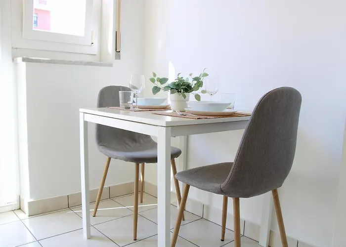 Cozy With Free Parking & Close To Apartment Lugano