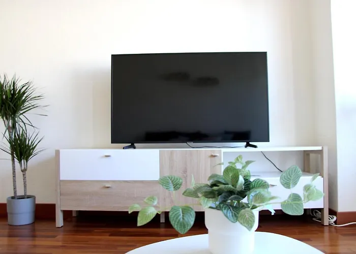 Cozy With Free Parking & Close To Appartement Lugano